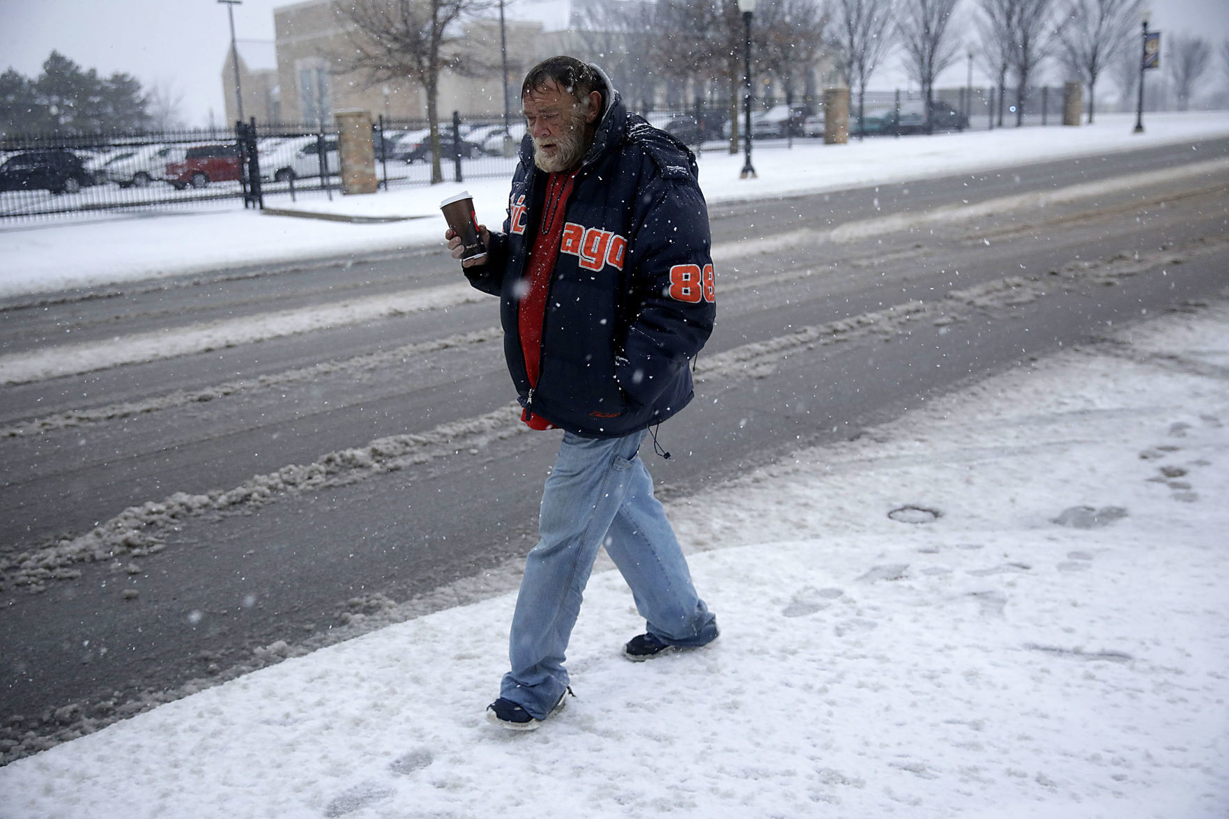 Snow falls on Tulsa area, northeast Oklahoma
